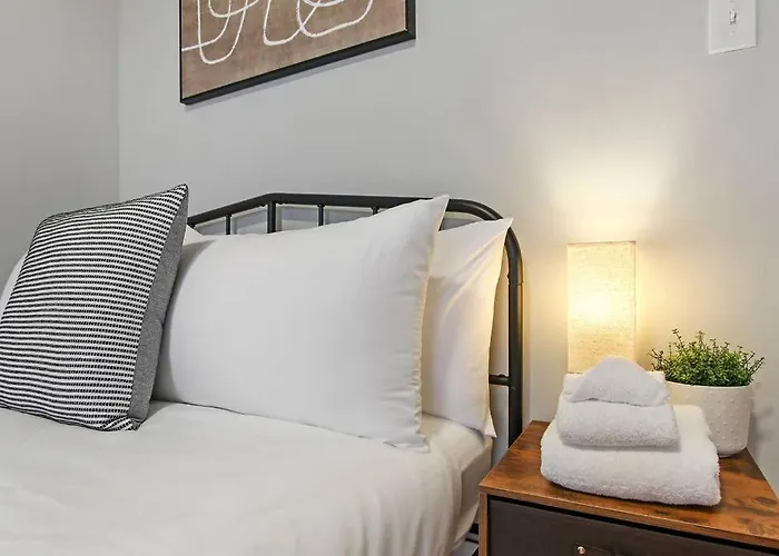 Апартаменты 2br Well-furnished - Lockwood 3 *